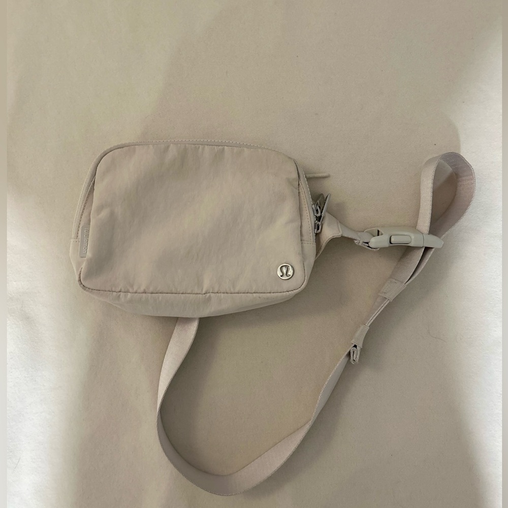 Lululemon large belt bag, in cream color. Soo cute! Literally Perfect condition